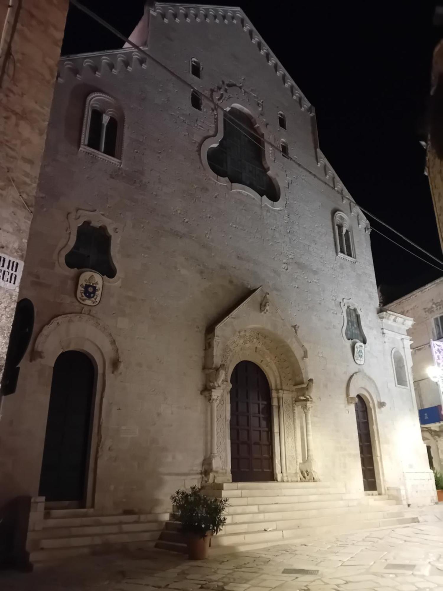B & B La Grotta Bisceglie Bagian luar foto