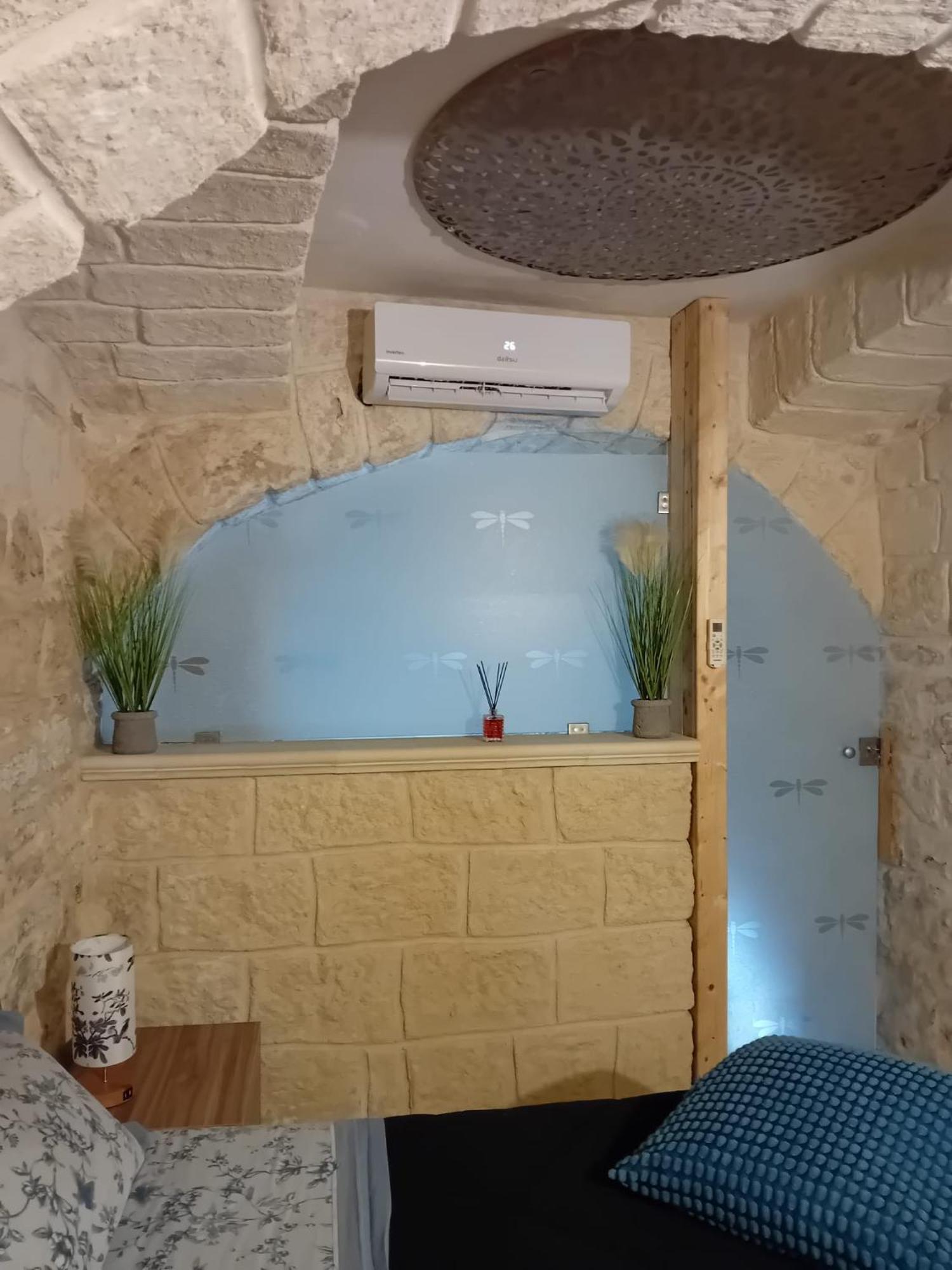 B & B La Grotta Bisceglie Bagian luar foto