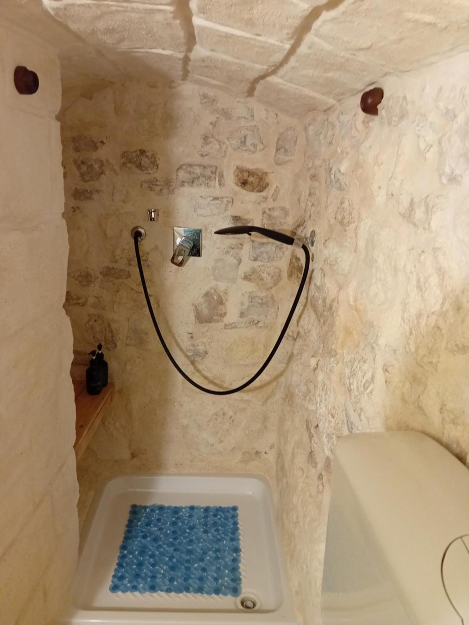 B & B La Grotta Bisceglie Bagian luar foto